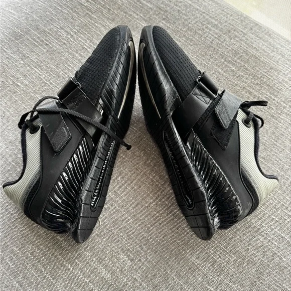 NIKE ROMELOS 4 WeighLifting ATHLETIC SHOES - Picture 6 of 11